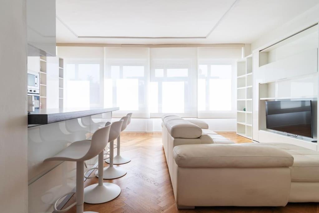 Bilocale Vista Sul Duomo Di Milano Apartment Bagian luar foto