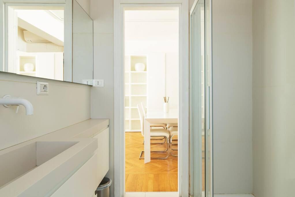 Bilocale Vista Sul Duomo Di Milano Apartment Bagian luar foto