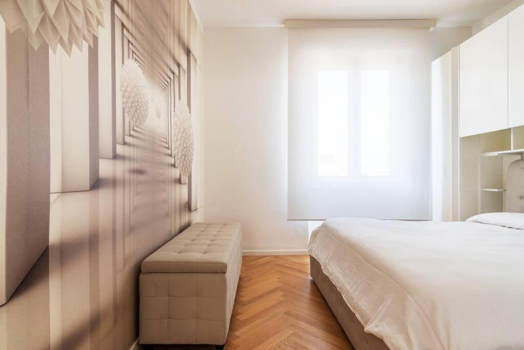 Bilocale Vista Sul Duomo Di Milano Apartment Bagian luar foto